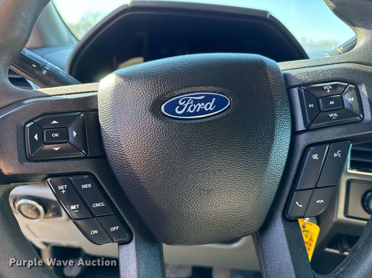 image for item EG2527 2020 Ford F550 Crew Cab flatbed truck