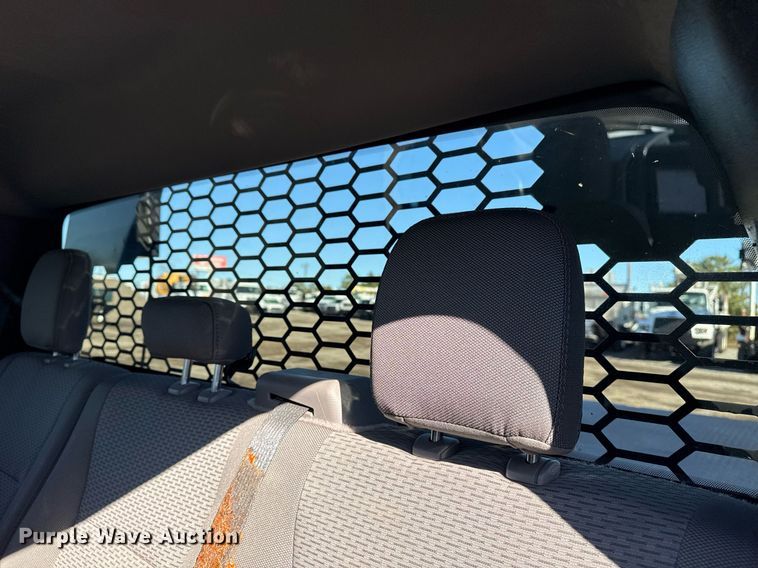 image for item EG2527 2020 Ford F550 Crew Cab flatbed truck