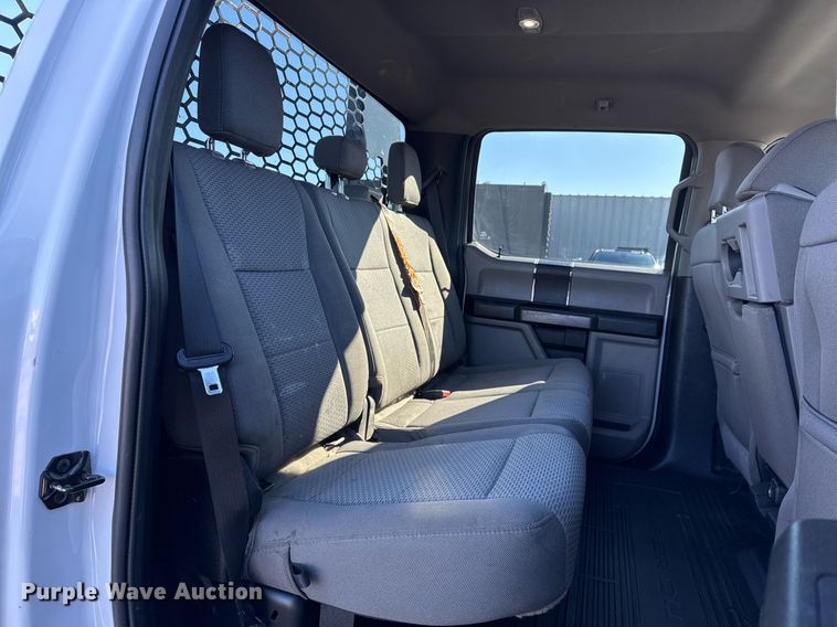 image for item EG2527 2020 Ford F550 Crew Cab flatbed truck