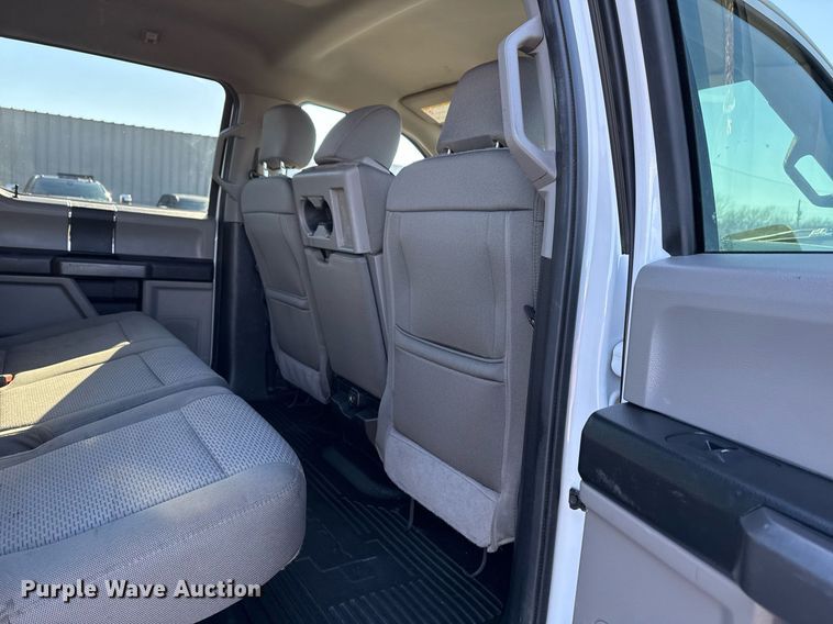 image for item EG2527 2020 Ford F550 Crew Cab flatbed truck