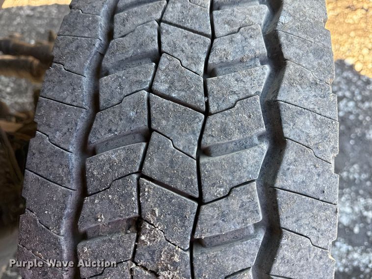 image for item EG2527 2020 Ford F550 Crew Cab flatbed truck