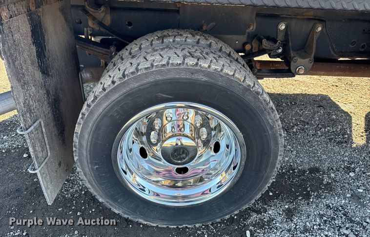 image for item EG2527 2020 Ford F550 Crew Cab flatbed truck