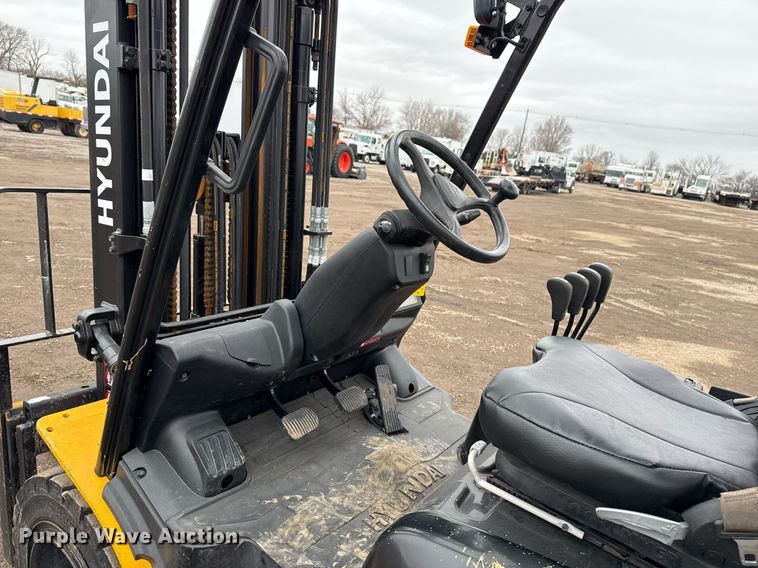 image for item EG2540 2021 Hyundai 30D-9 forklift