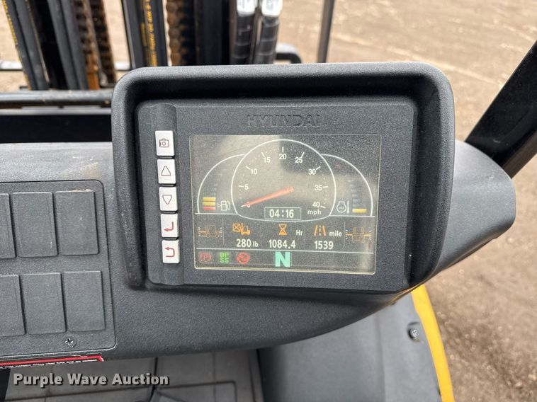 image for item EG2540 2021 Hyundai 30D-9 forklift