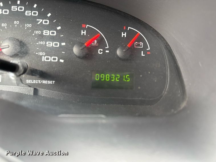 image for item EG2545 2005 Ford E450 shuttle bus