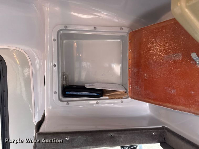 image for item EG2545 2005 Ford E450 shuttle bus