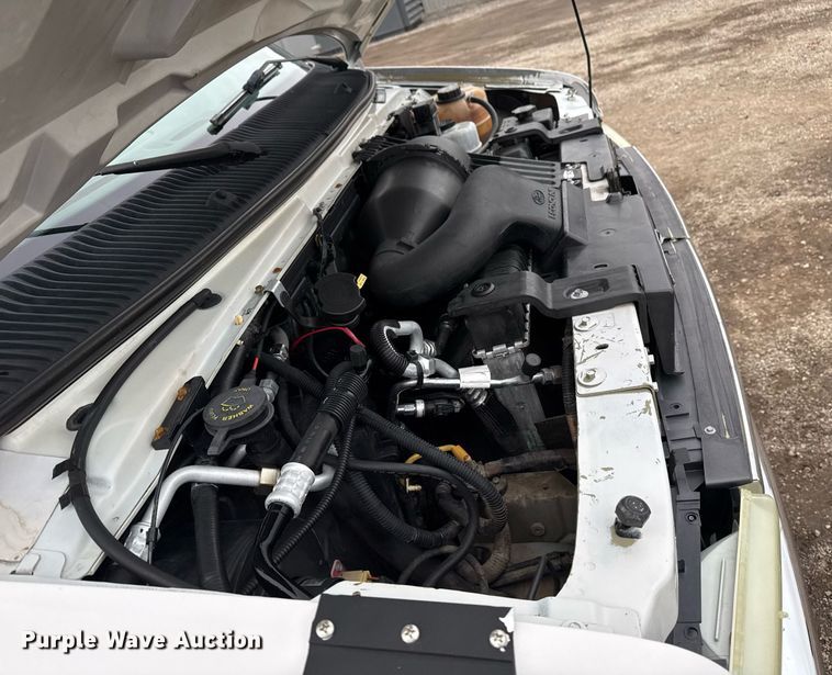 image for item EG2545 2005 Ford E450 shuttle bus