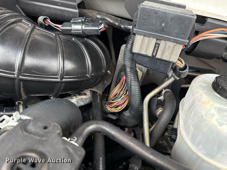 image for item EG2545 2005 Ford E450 shuttle bus