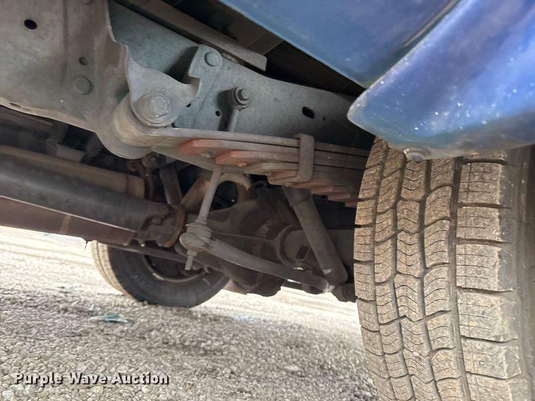 image for item EG2545 2005 Ford E450 shuttle bus