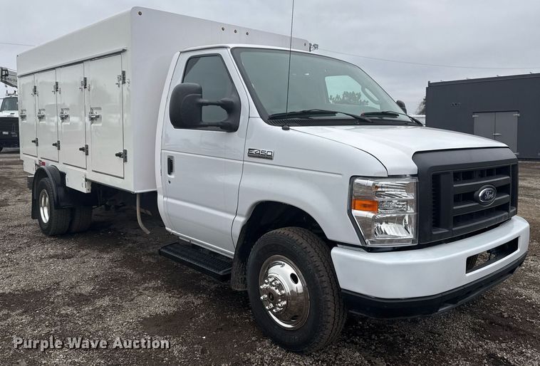 image for item EG2546 2018 Ford E450 Super Duty refrigerated truck