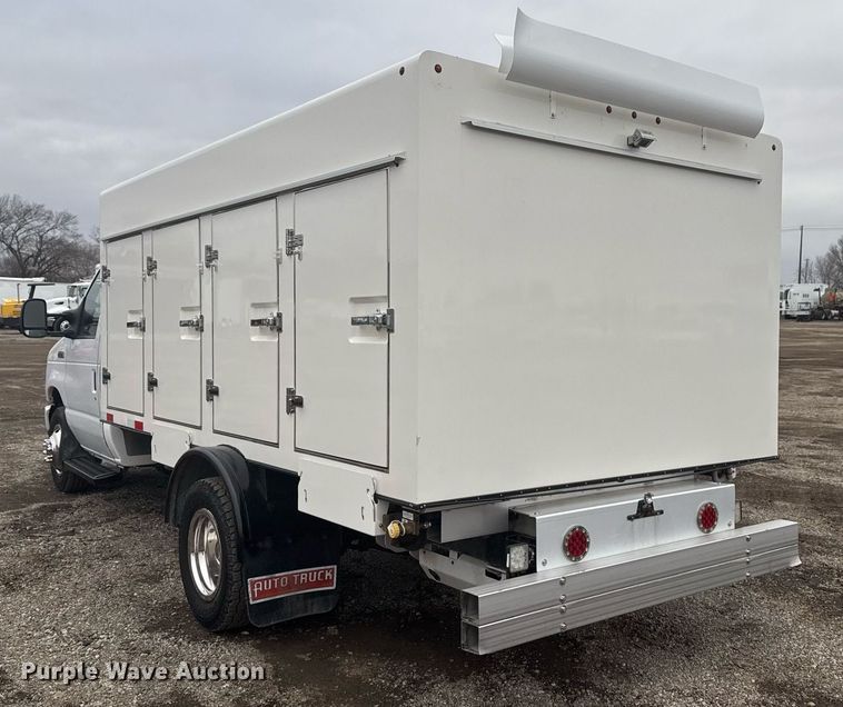 image for item EG2546 2018 Ford E450 Super Duty refrigerated truck