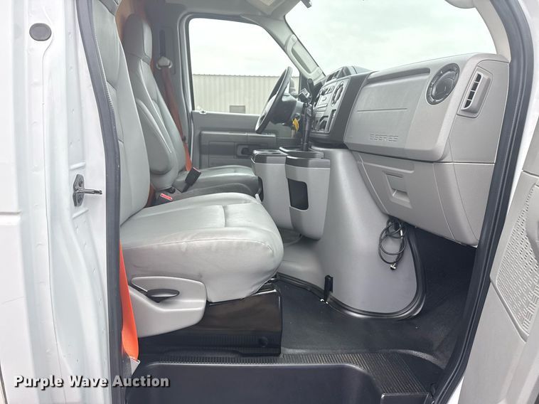 image for item EG2546 2018 Ford E450 Super Duty refrigerated truck