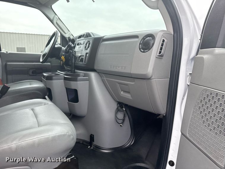 image for item EG2546 2018 Ford E450 Super Duty refrigerated truck