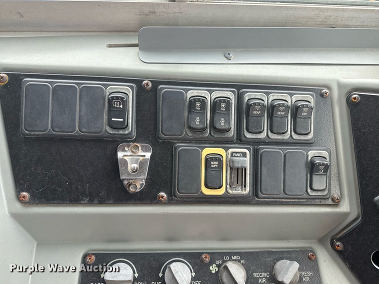 image for item EG2547 2007 Blue Bird BB Conventional school bus