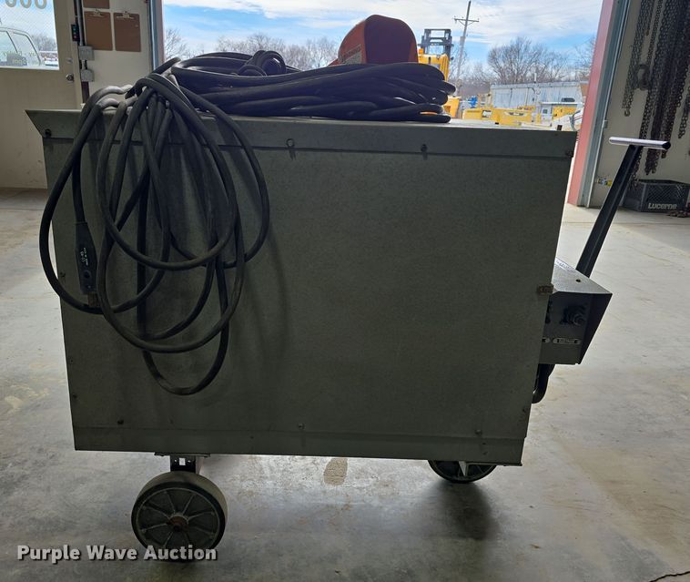image for item EH8640 1973 Lincoln Idealarc DC-600 welder