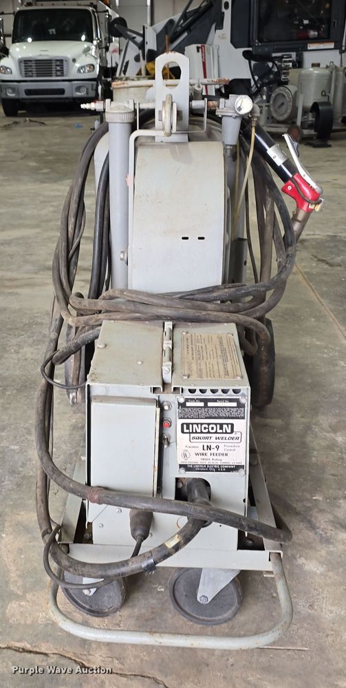 image for item EH8640 1973 Lincoln Idealarc DC-600 welder