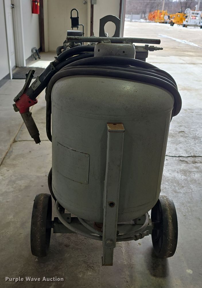 image for item EH8640 1973 Lincoln Idealarc DC-600 welder