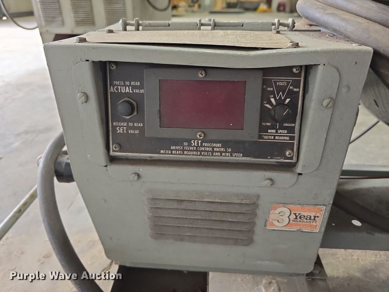 image for item EH8640 1973 Lincoln Idealarc DC-600 welder