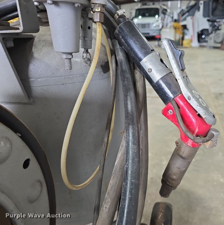 image for item EH8640 1973 Lincoln Idealarc DC-600 welder