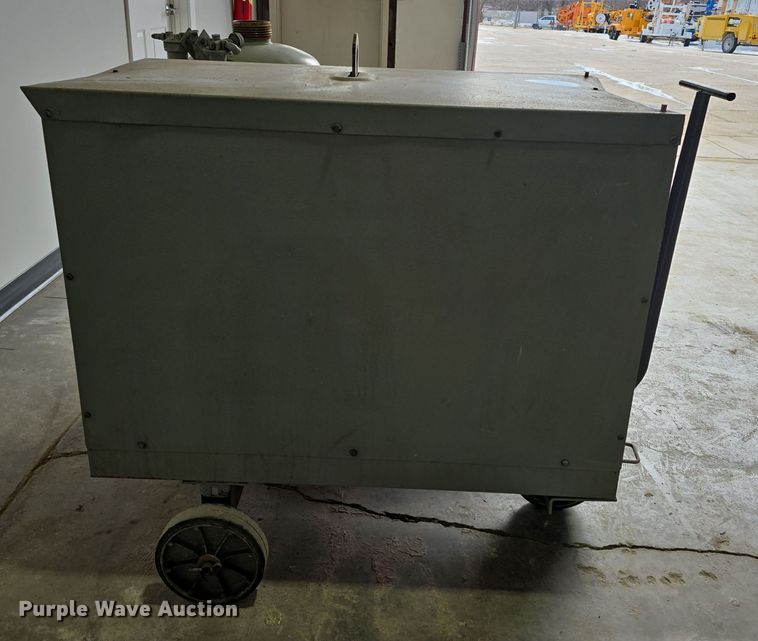 image for item EH8641 1974 Lincoln Idealarc DC-600 welder