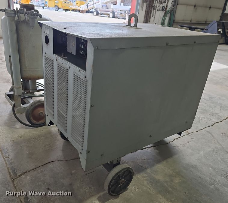 image for item EH8641 1974 Lincoln Idealarc DC-600 welder