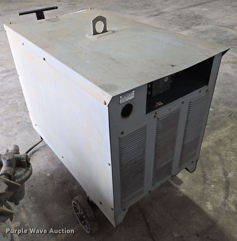 image for item EH8641 1974 Lincoln Idealarc DC-600 welder