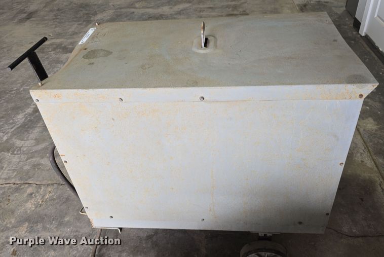 image for item EH8641 1974 Lincoln Idealarc DC-600 welder