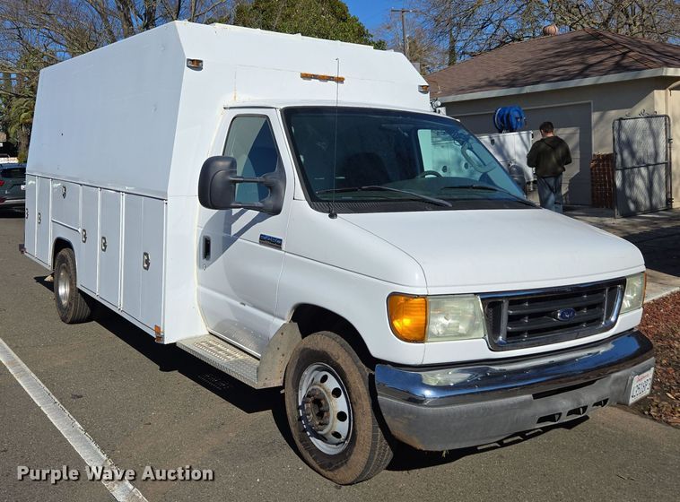 image for item EI4148 2006 Ford E450 utility van