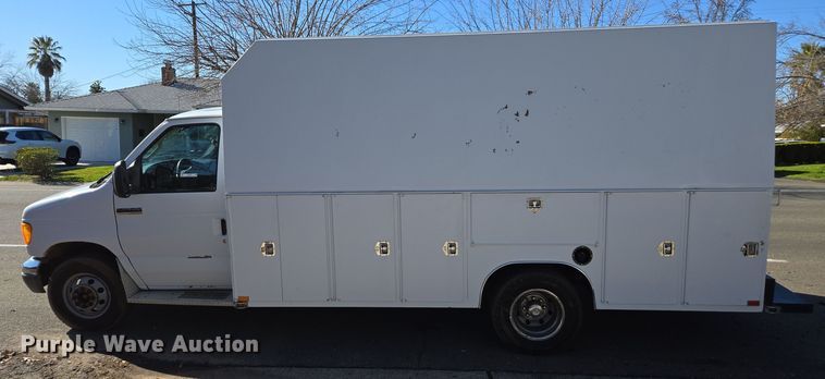 image for item EI4148 2006 Ford E450 utility van