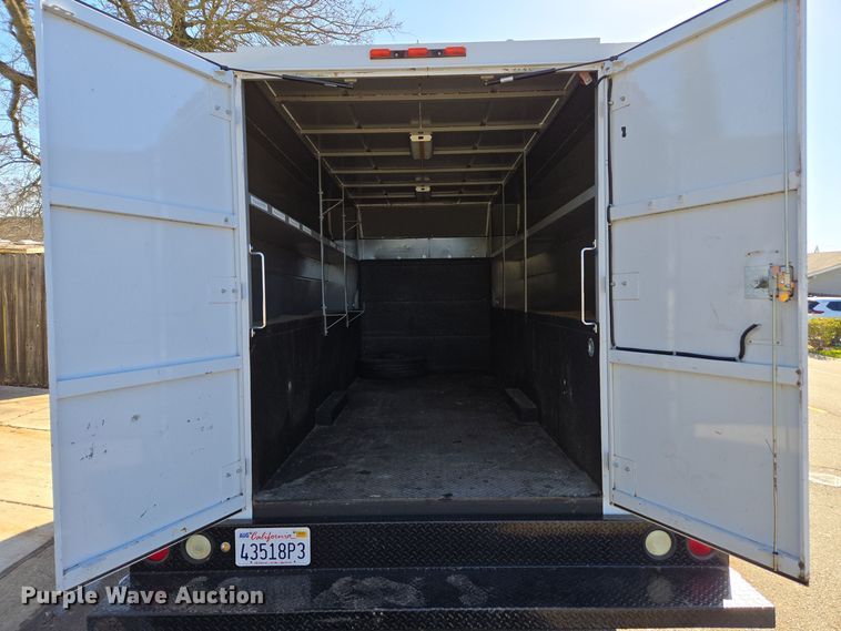 image for item EI4148 2006 Ford E450 utility van