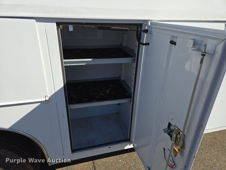 image for item EI4148 2006 Ford E450 utility van