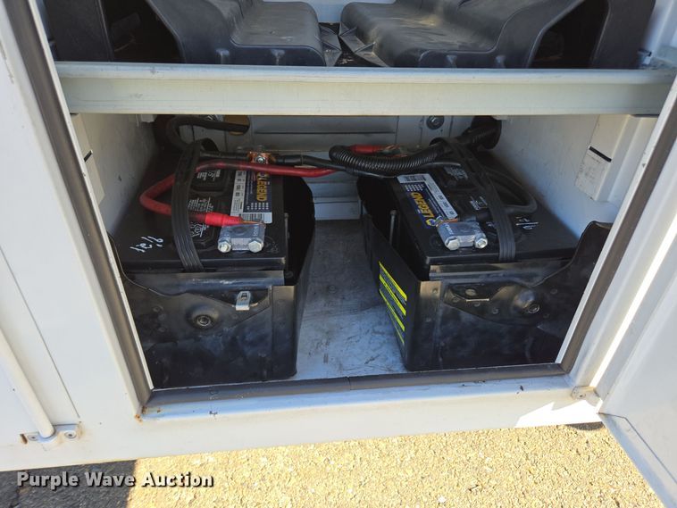 image for item EI4148 2006 Ford E450 utility van