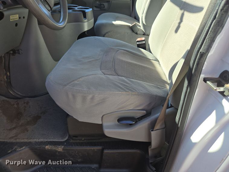 image for item EI4148 2006 Ford E450 utility van