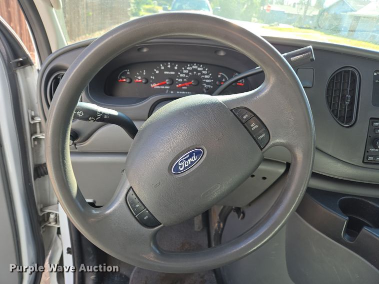 image for item EI4148 2006 Ford E450 utility van