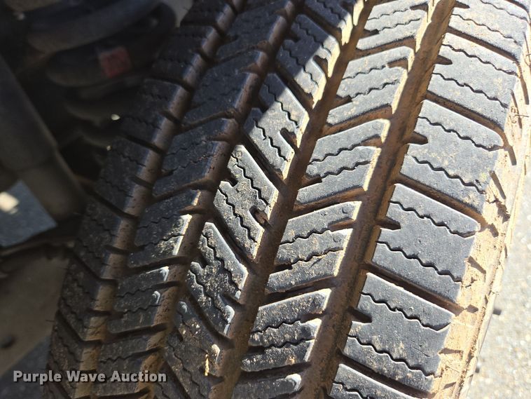 image for item EI4148 2006 Ford E450 utility van