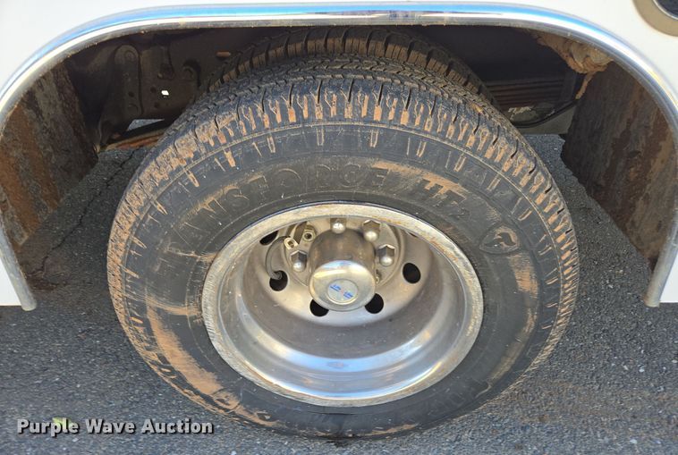 image for item EI4148 2006 Ford E450 utility van