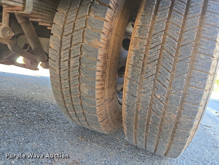 image for item EI4148 2006 Ford E450 utility van