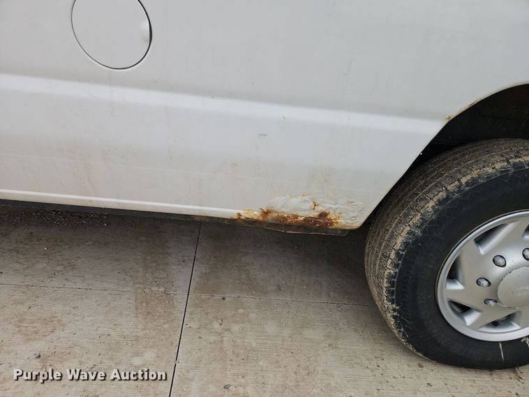 image for item EI8818 2011 Ford E250 van