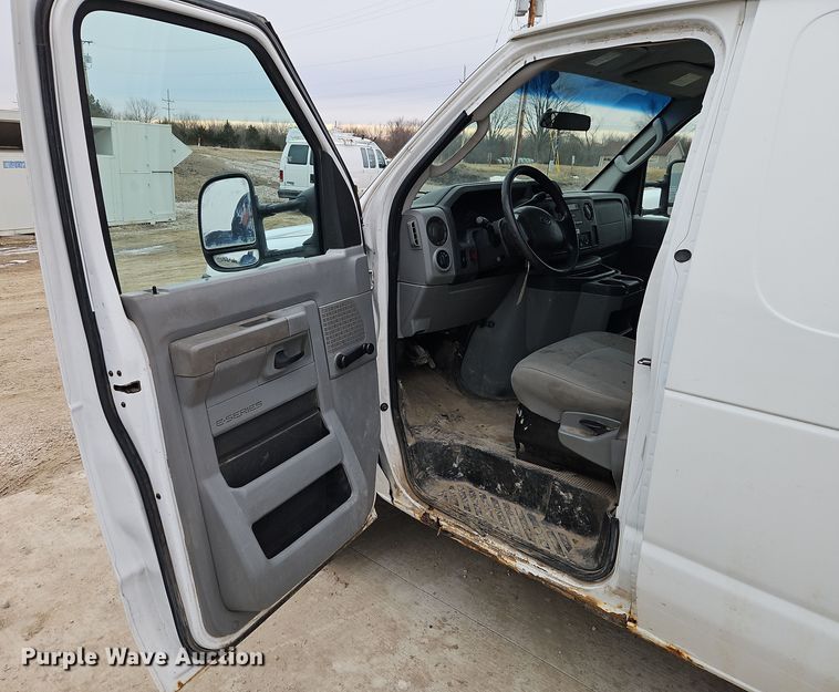 image for item EI8818 2011 Ford E250 van