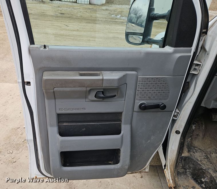 image for item EI8818 2011 Ford E250 van