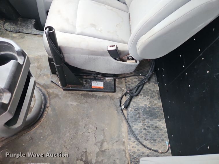 image for item EI8818 2011 Ford E250 van