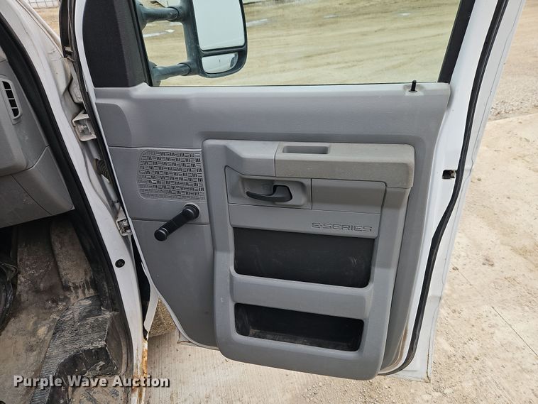 image for item EI8818 2011 Ford E250 van