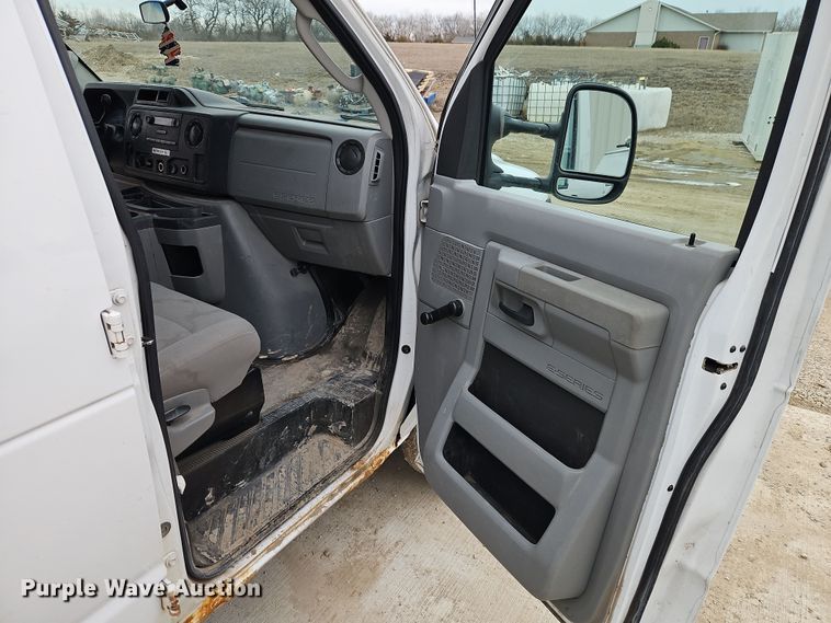 image for item EI8818 2011 Ford E250 van