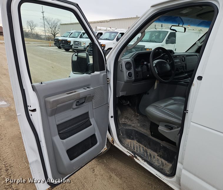 image for item EI8819 2011 Ford E250 van