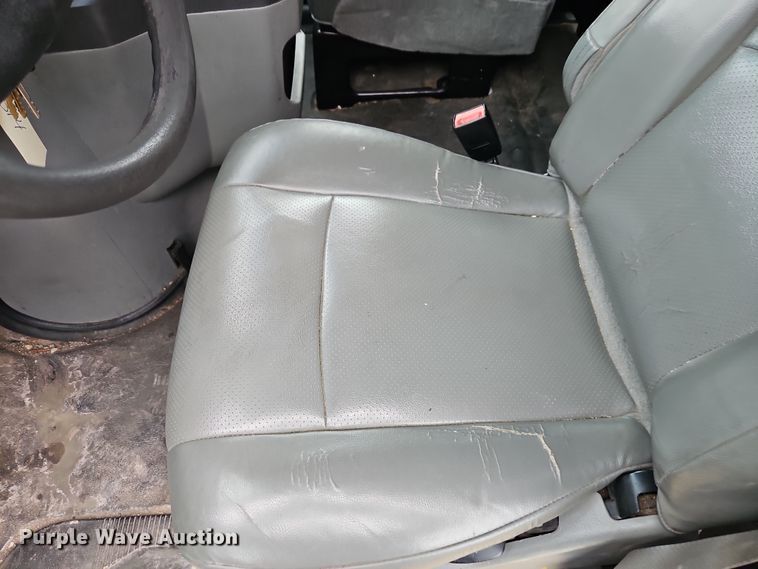 image for item EI8819 2011 Ford E250 van