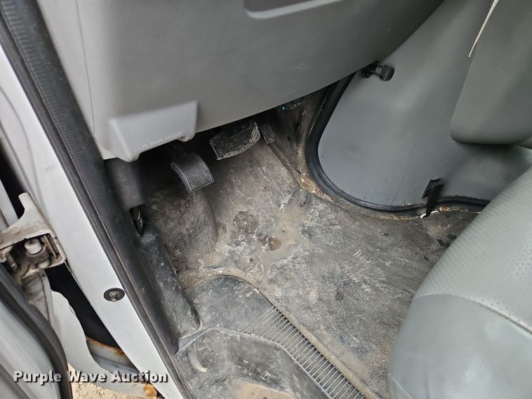 image for item EI8819 2011 Ford E250 van