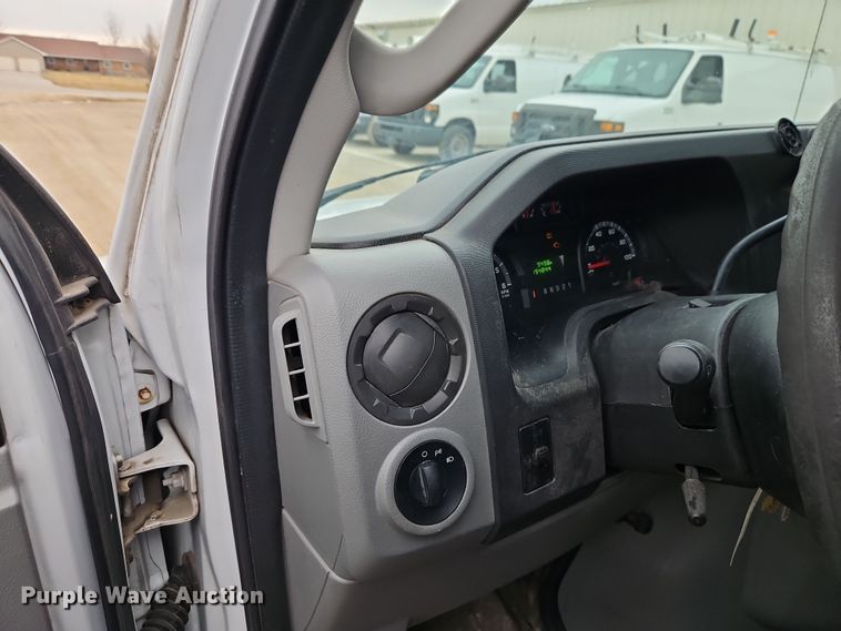 image for item EI8819 2011 Ford E250 van