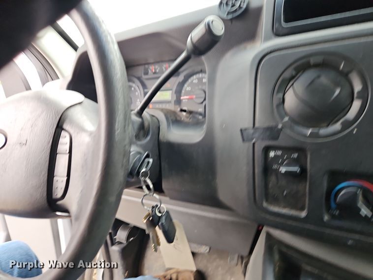 image for item EI8819 2011 Ford E250 van