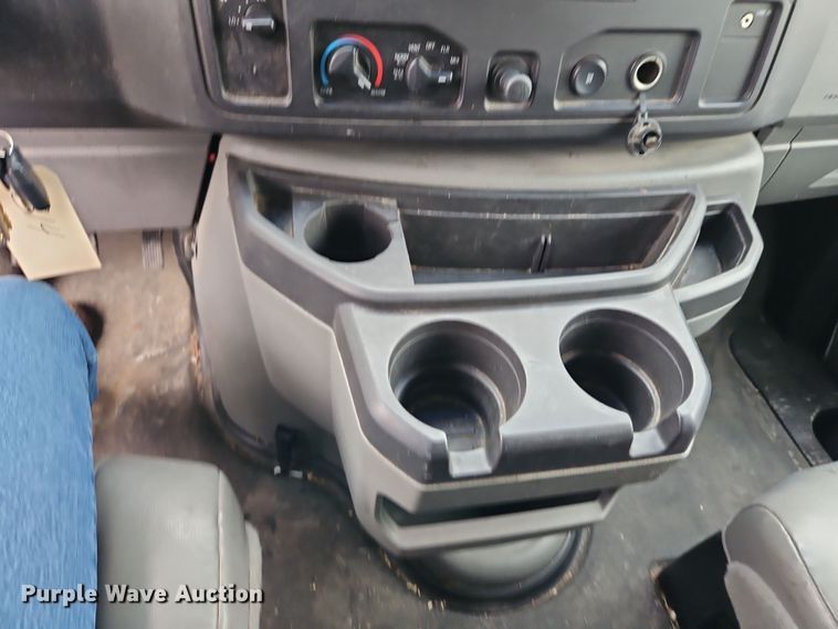 image for item EI8819 2011 Ford E250 van