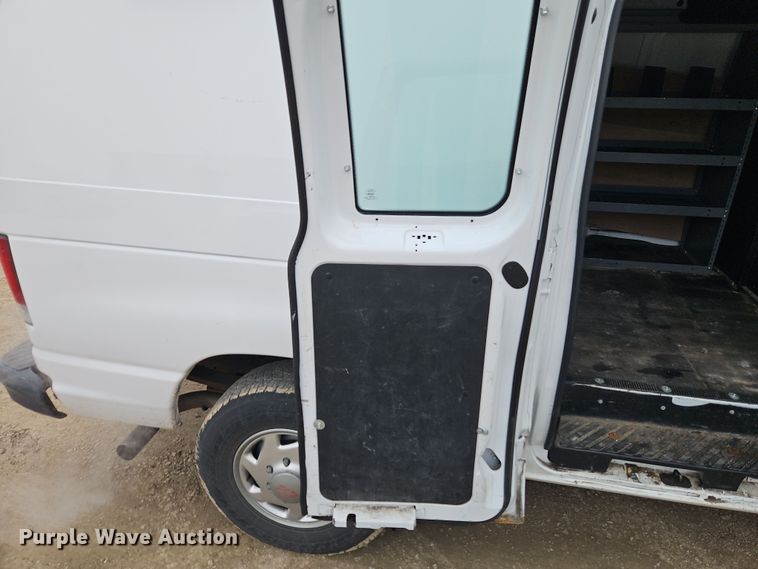 image for item EI8819 2011 Ford E250 van